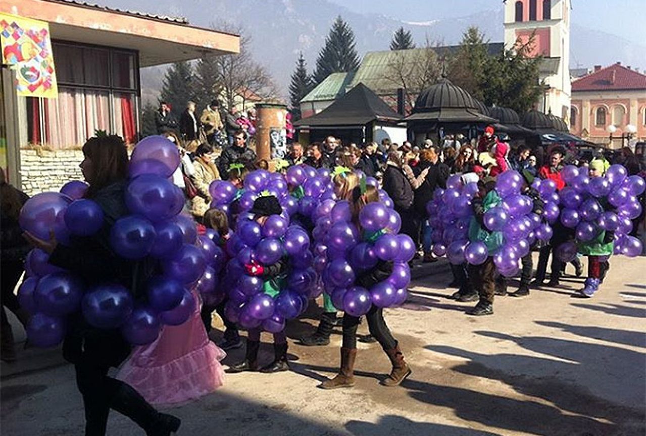 Zapaljena ''gospođica fotelja'': Glavi krivac za nedaće građana