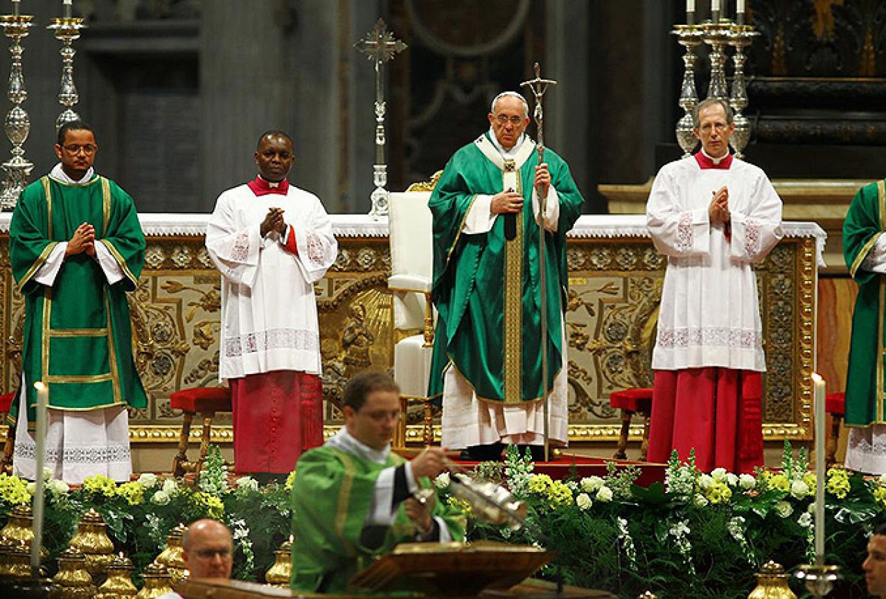 Papa kardinalima: Doprite do onih koji izbjegavaju crkvu