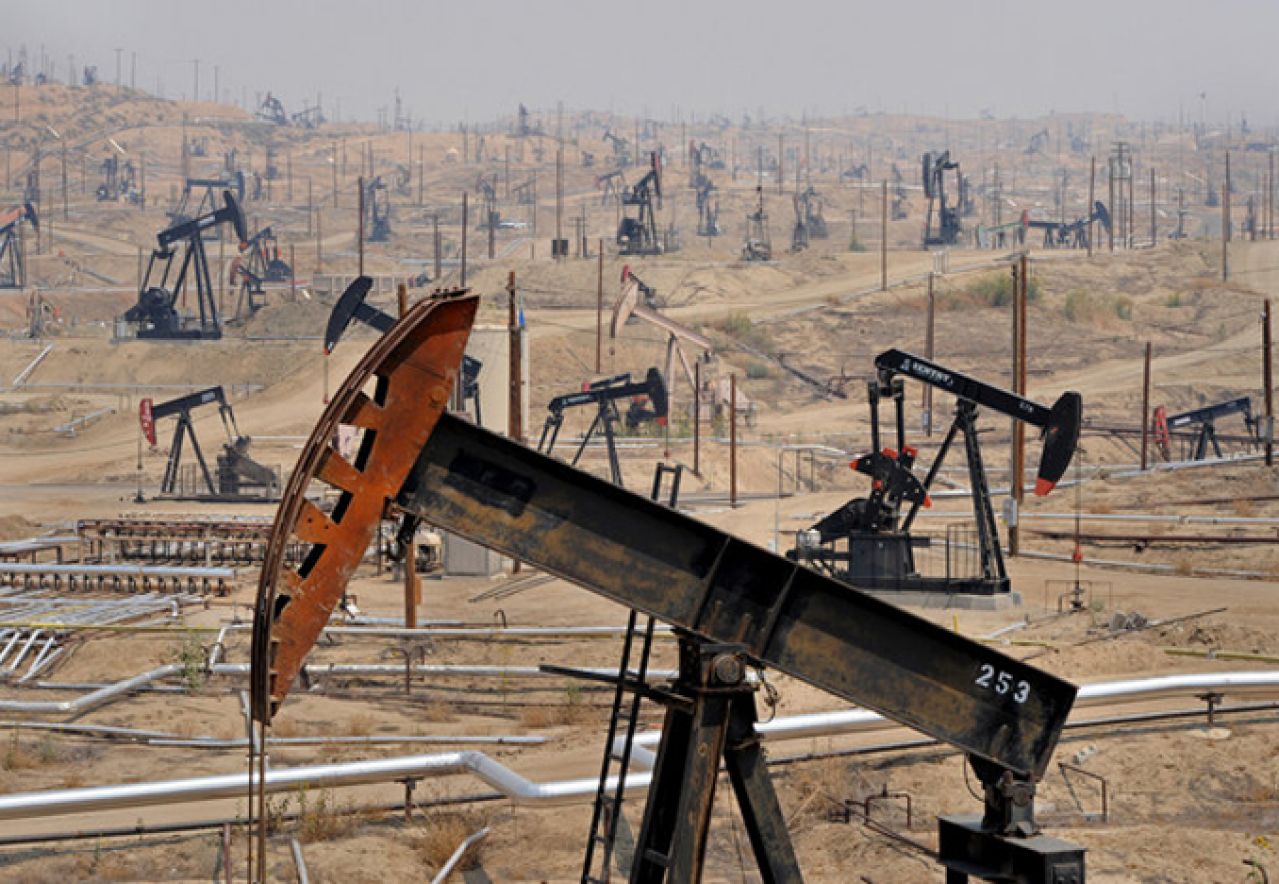 Amerikanci povećavaju zalihe nafte, a Rusija proizvodnju