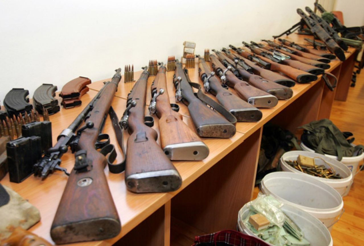 Dubrovnik: Policijski službenici krali oružje iz Policijske uprave