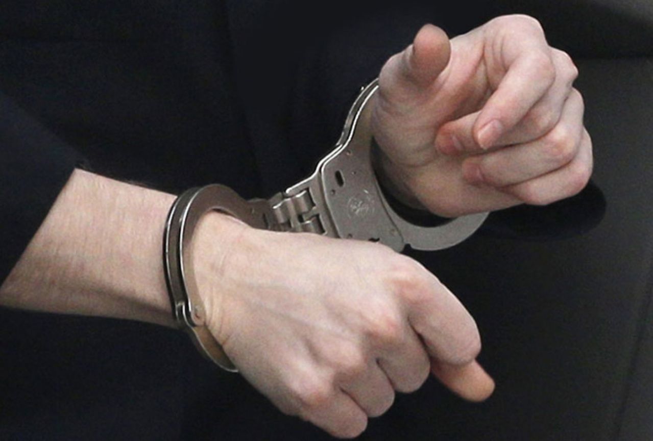 Dvojica bh državljana uhićena na sarajevskom aerodromu