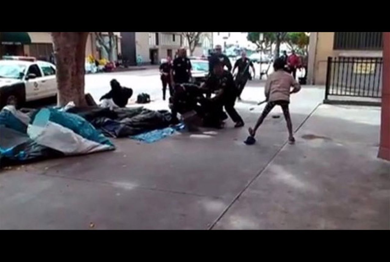 Policija u SAD-u bjesni: Upucali beskućnika usred bijela dana