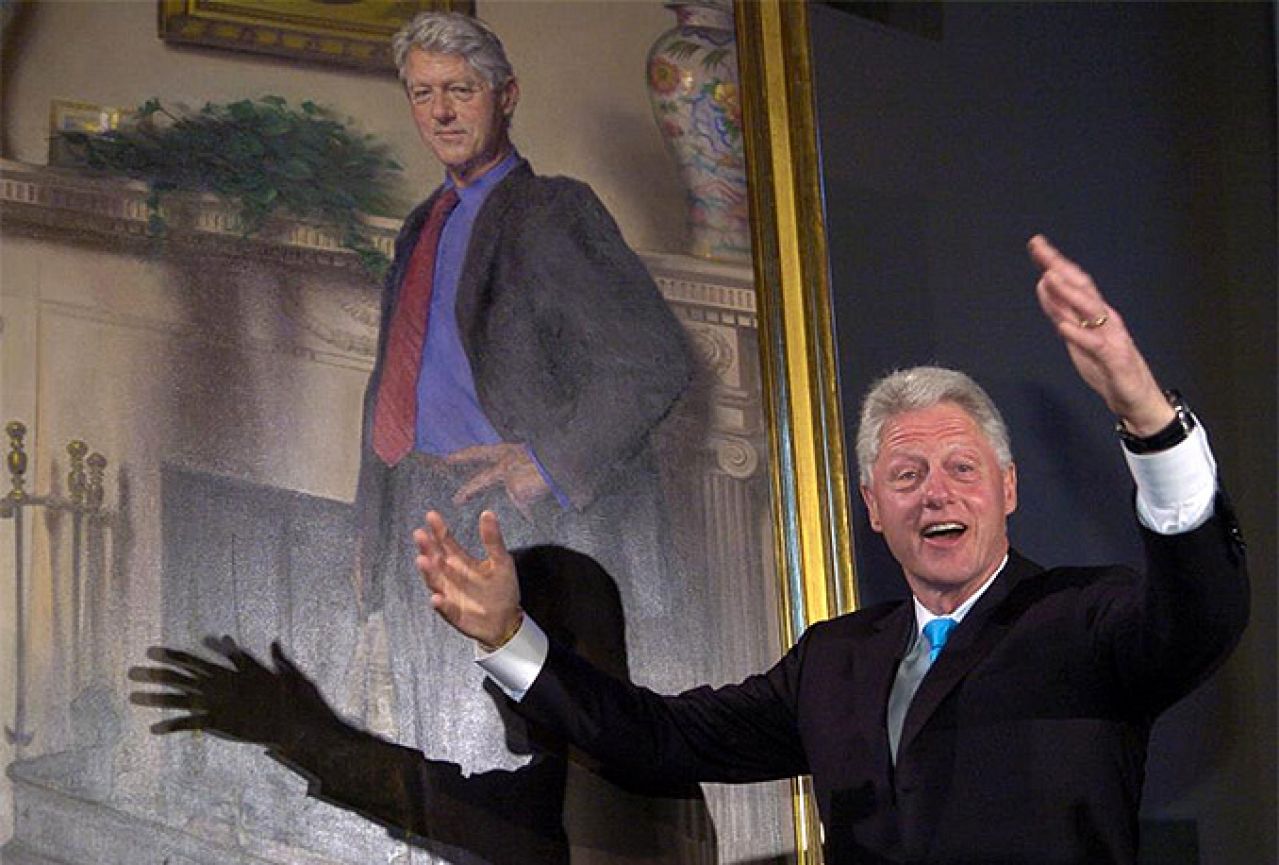 Clintonov portret skirva tajnu sjenu njegova mandata