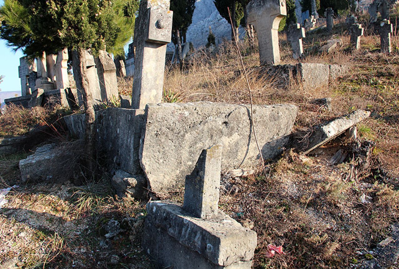 Konjicu nekoliko nacionalnih spomenika; Pašinovac u Mostaru postao ugroženi spomenik