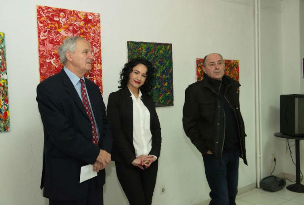 U Mostaru otvorena izložba za praznik nježnijem spolu