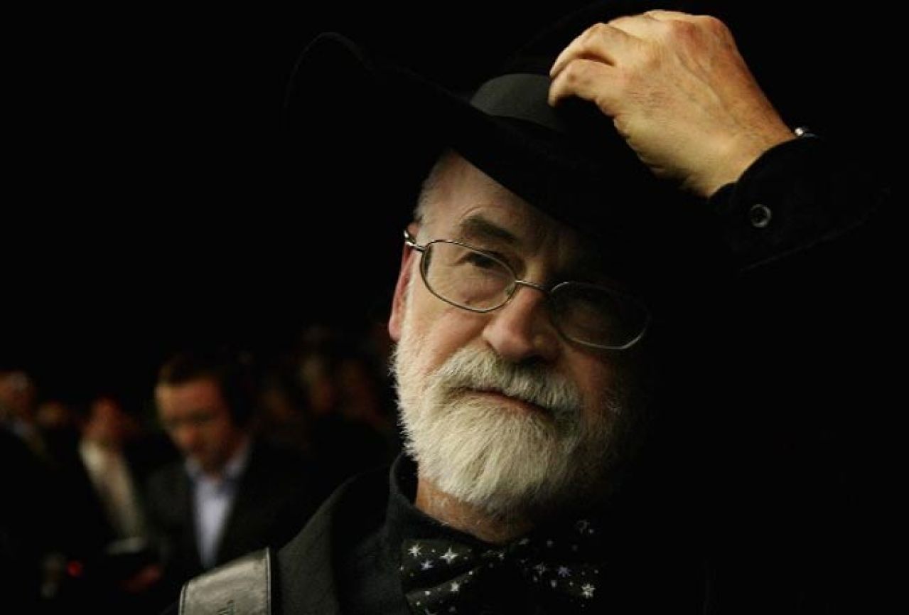 Umro Terry Pratchett, britki i najprodavaniji britanski um