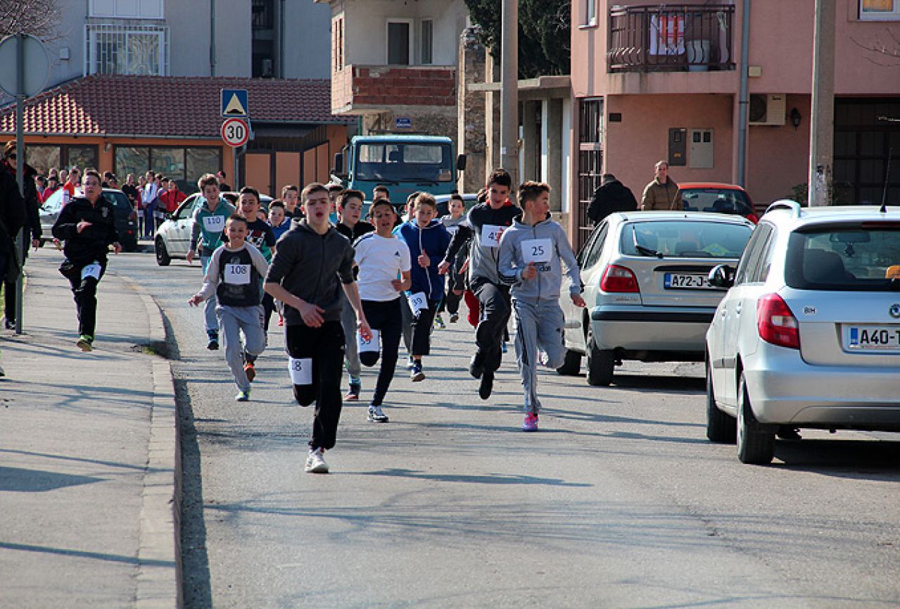 Najbrži osnovnoškolci na utrkama u Donjoj Mahali