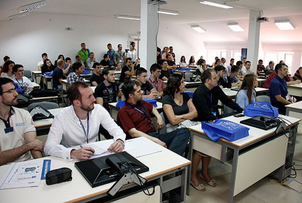 U Mostaru završeno natjecanje 'Coding Challenge 2013.'