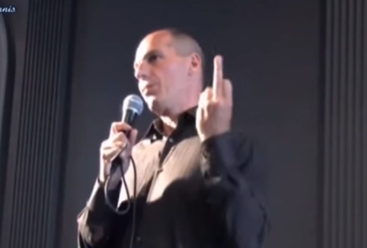 Voditelj priznao da je montirao video Varoufakisa na kojemu pokazuje srednji prst