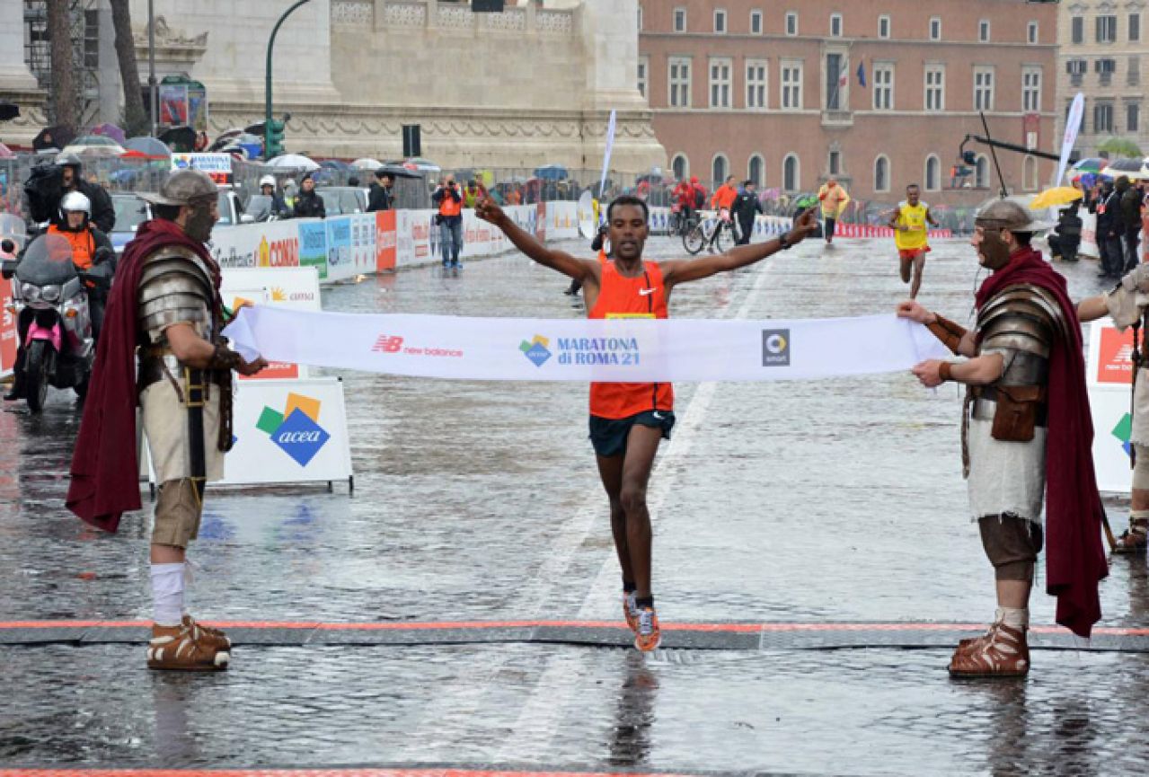 Atletičari iz Etiopije slavili na Rimskom maratonu među 60.000 natjecatelja