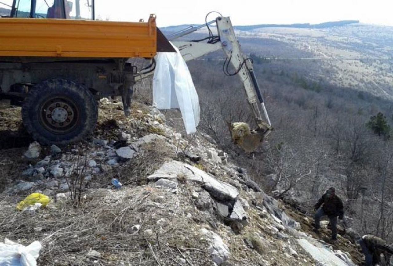 Uklonjene uginule ovce u Tomislavgradu, traga se za vlasnikom