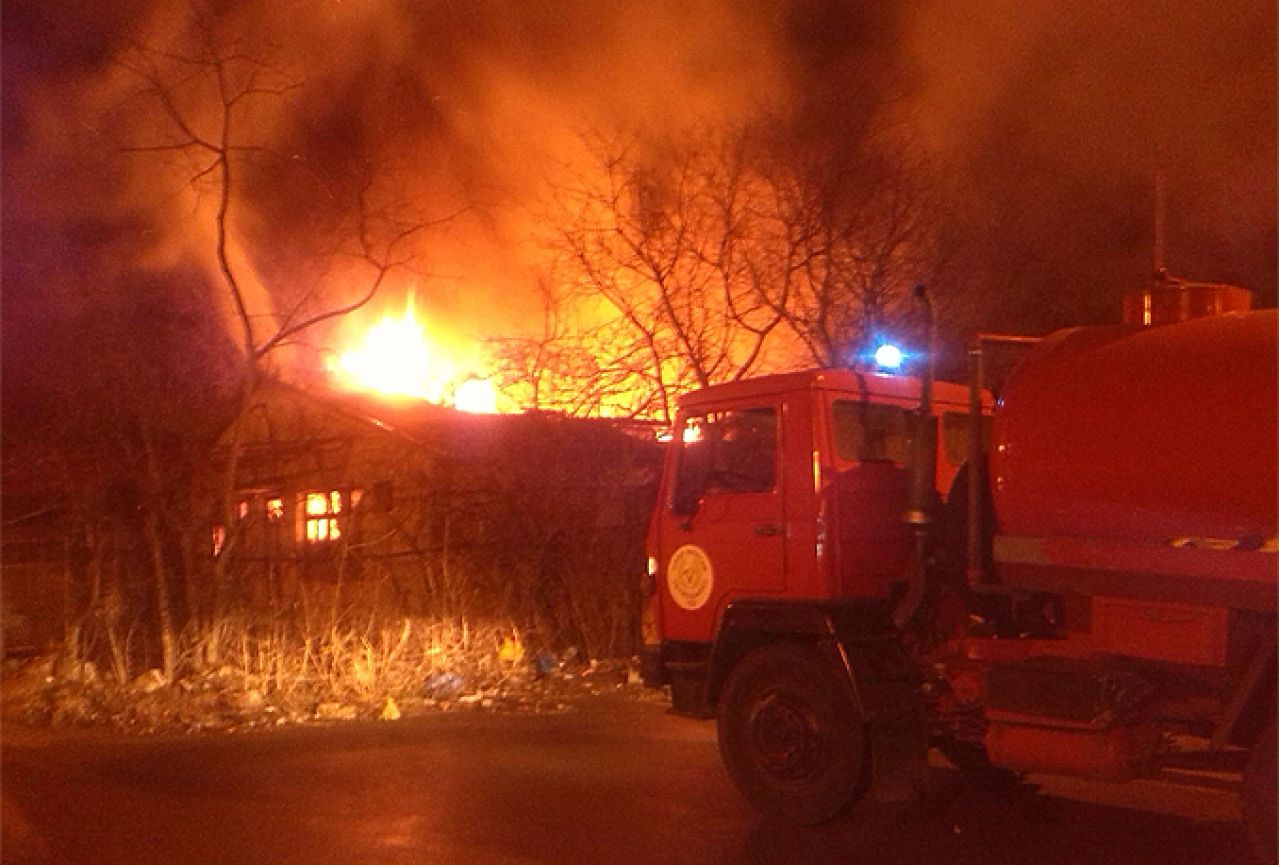 Mostar: Požar u nekadašnjoj zgradi Javne kuhinje