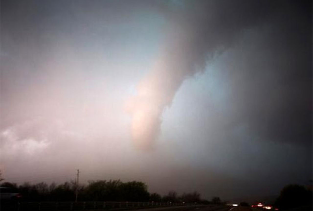 Tornado pustoši Oklahomu i Arkansas