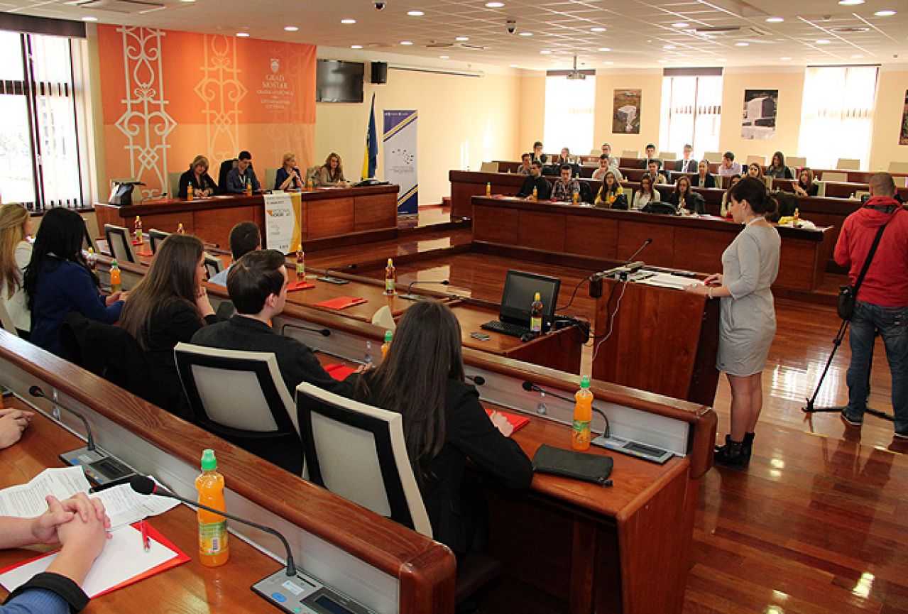 Simulacija EU parlamenta u Mostaru: Bh. državnici, učite od mladih