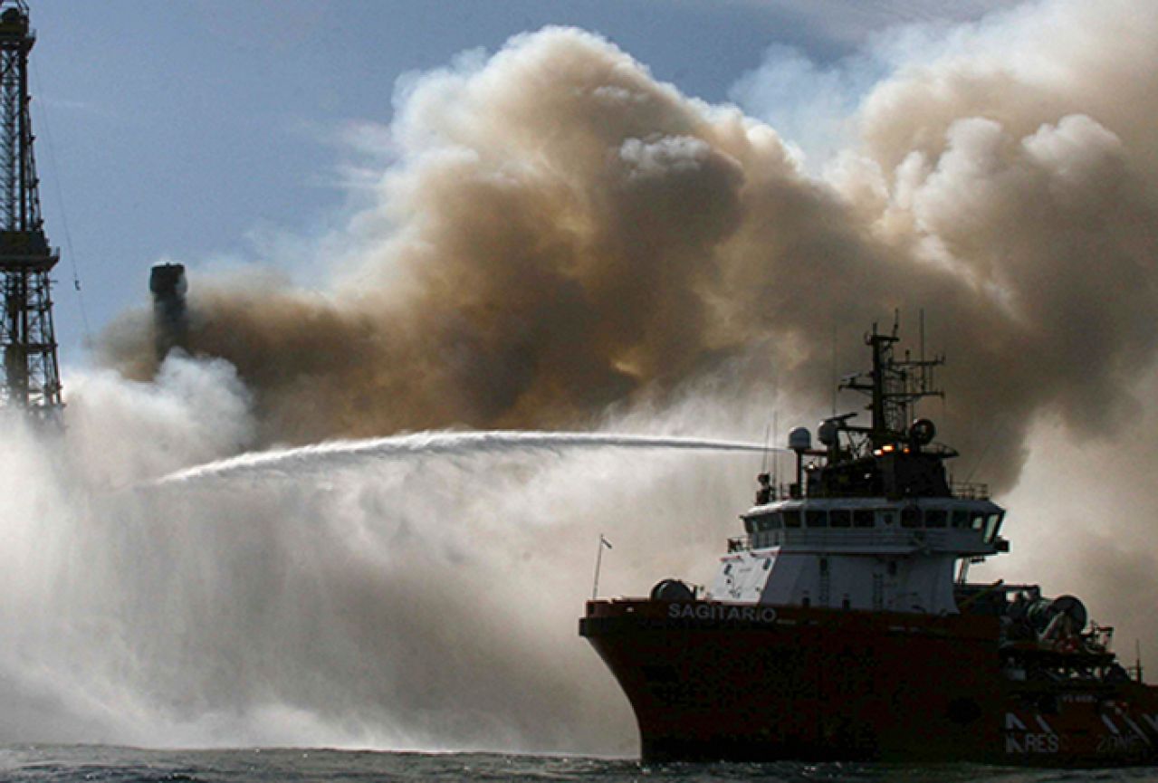 Nova eko katastrofa: Požar na platformi u Meksičkom zaljevu