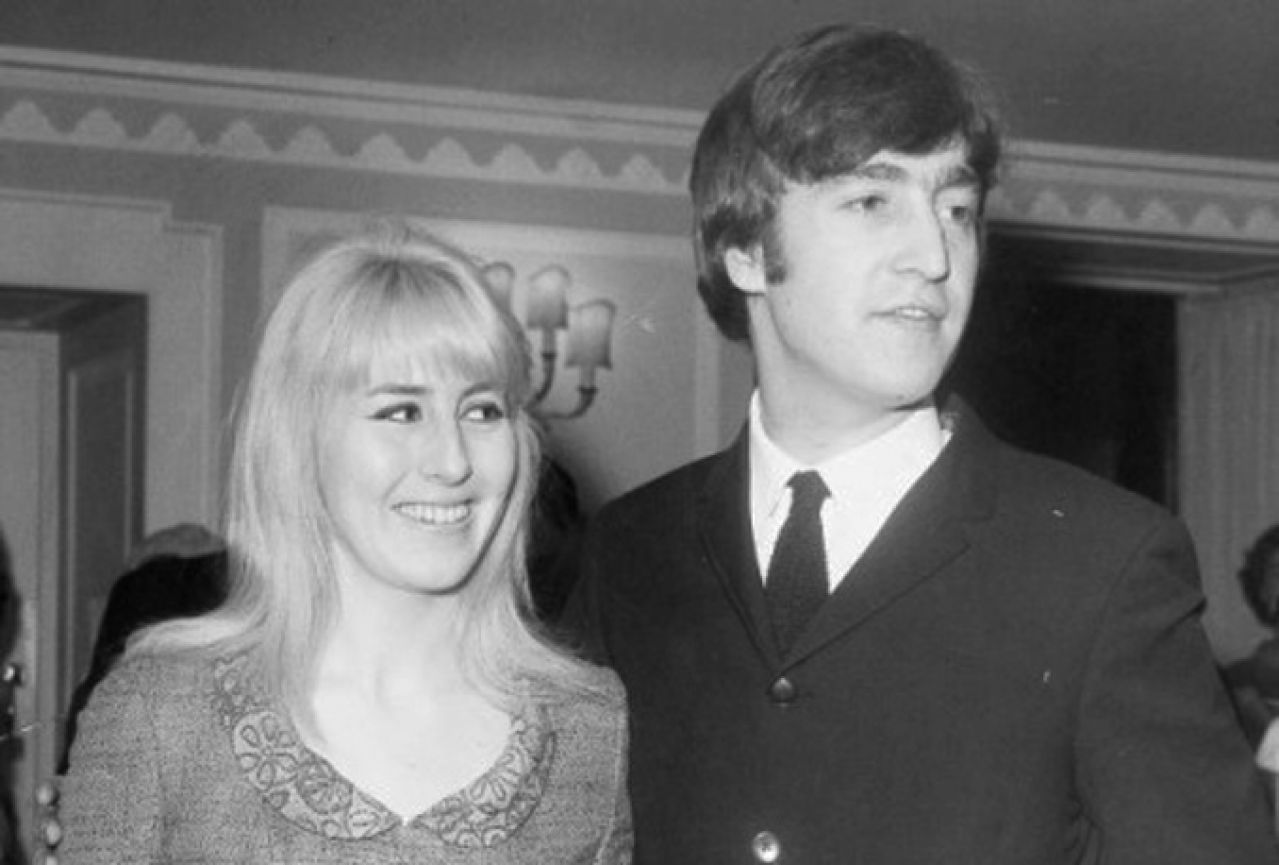 Cynthia Lennon, prva supruga Johna Lennona, preminula od raka