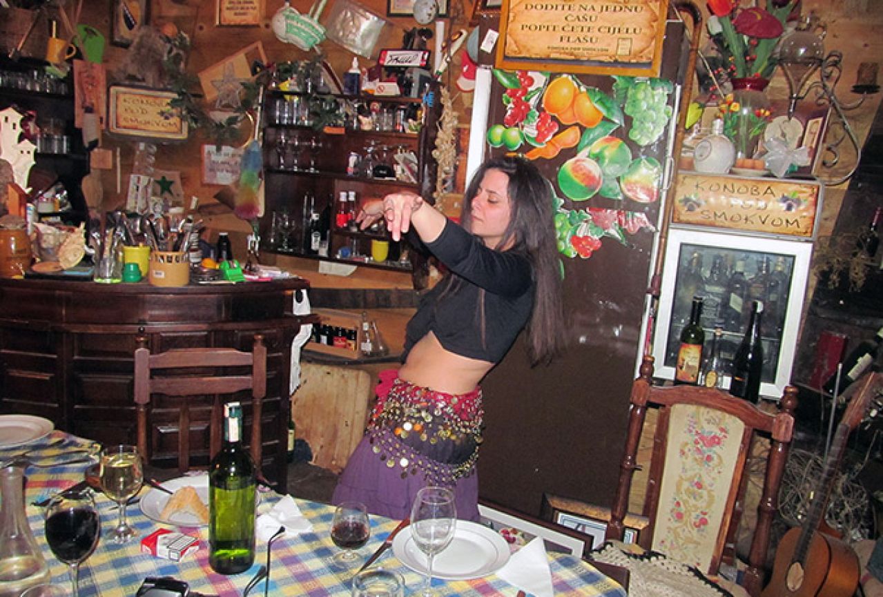 Udruga 'Zrake Mostar' uz trbušni ples obilježila drugu godinu rada