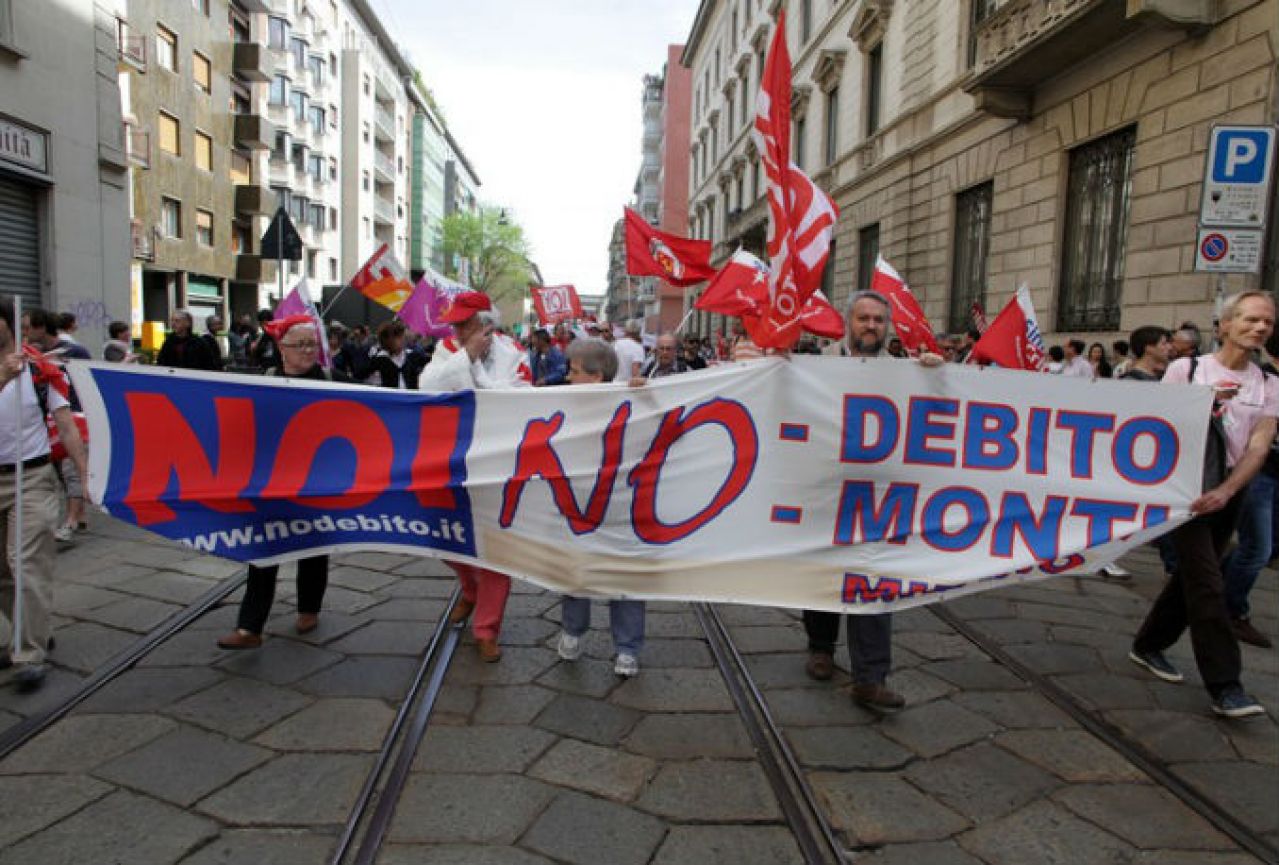 Lako je za Grčku, treća zemlja eurozone prijeti na opasnost od urušavanja 