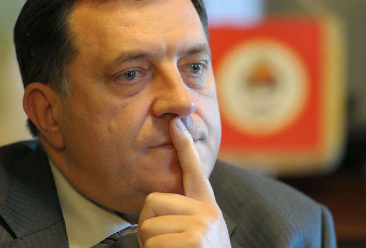 Dodik optužuje Ivanića - njegovo ponašanje je štetno za RS