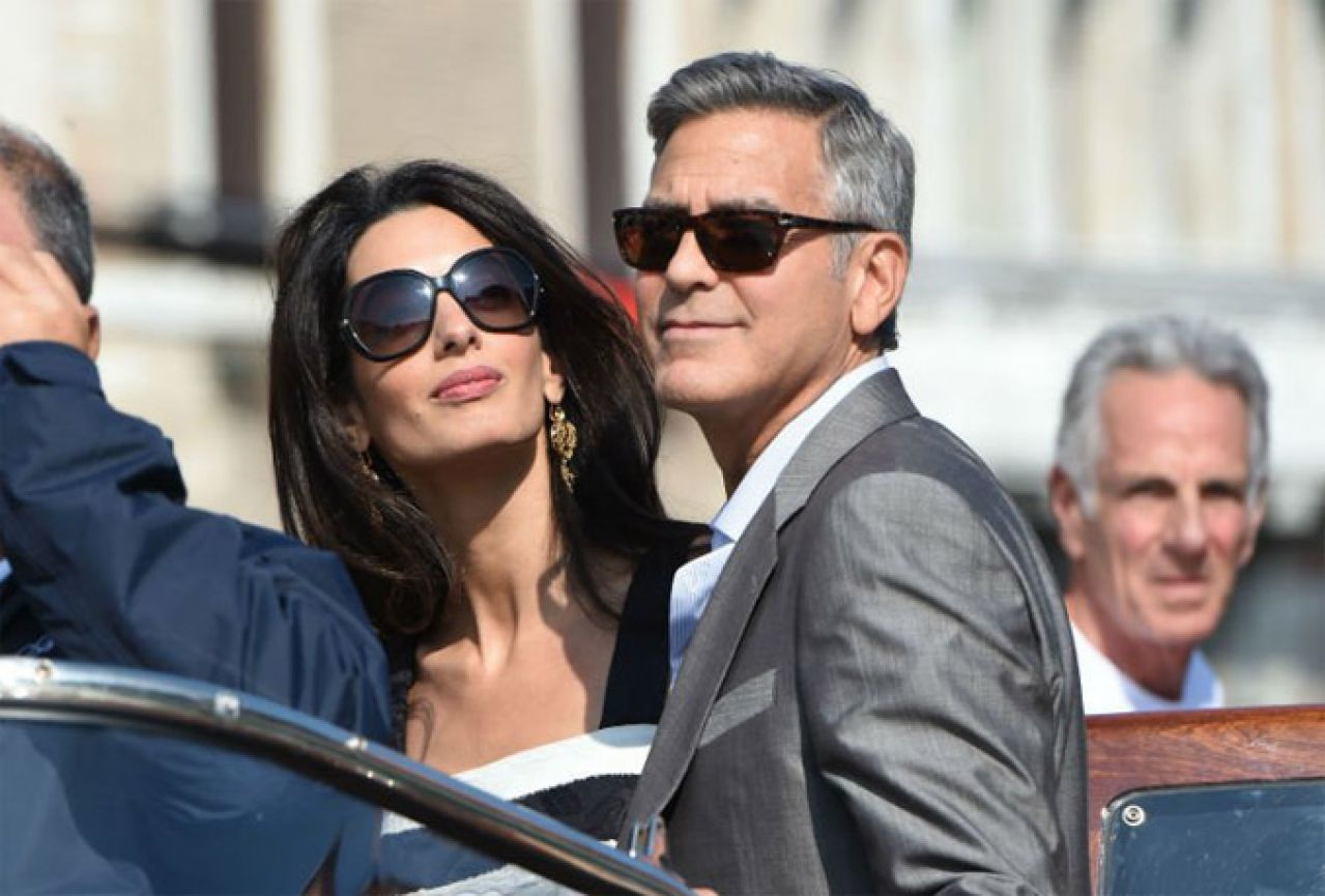 Ilegalno je približiti se Amal i Georgeu Clooneyju: Kazna 500 eura