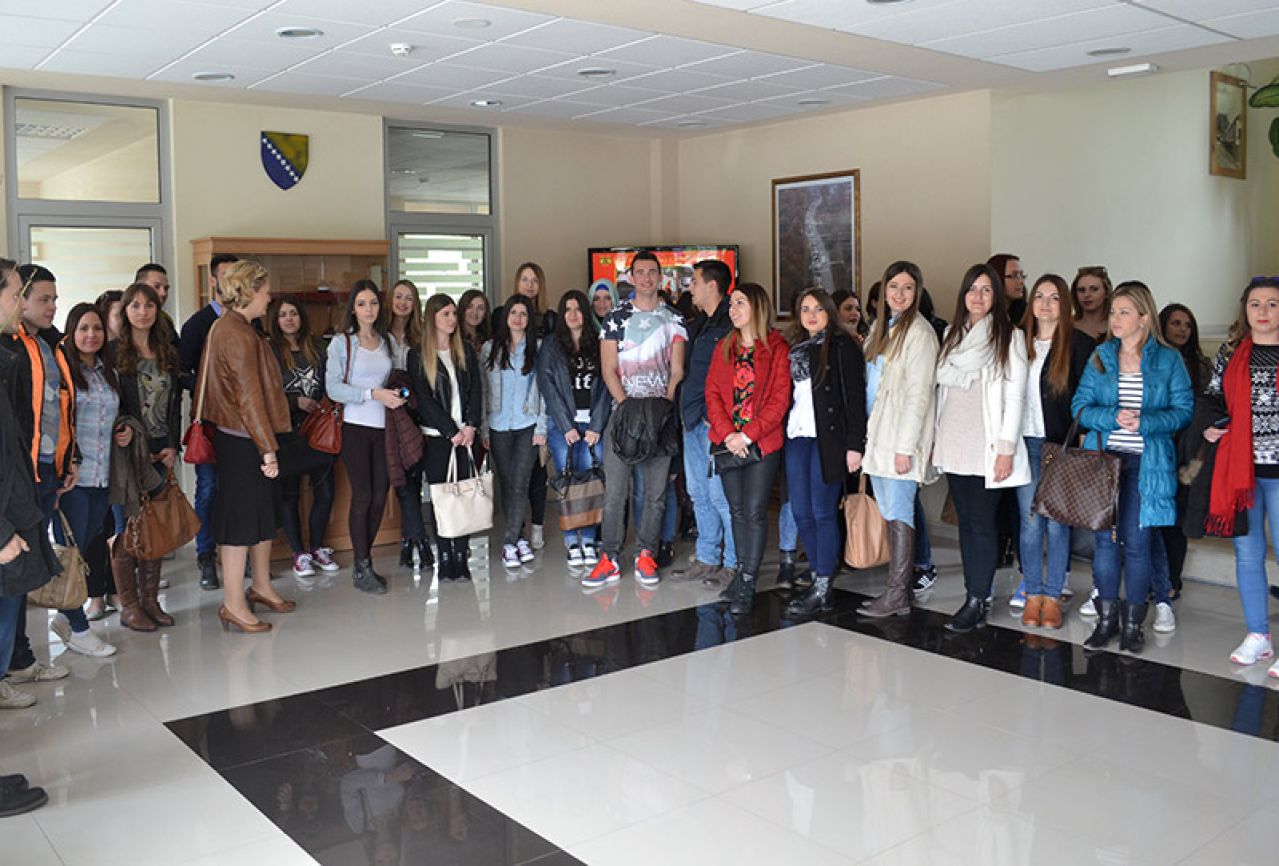 Studenti Ekonomskog fakulteta iz Mostara posjetili HIFA OIL. d.o.o Tešanj