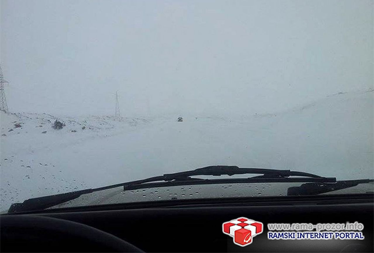 Odron na dionici Jablanica - Mostar, veliki nanosi snijega na prometnici Rama -Tomislavgrad