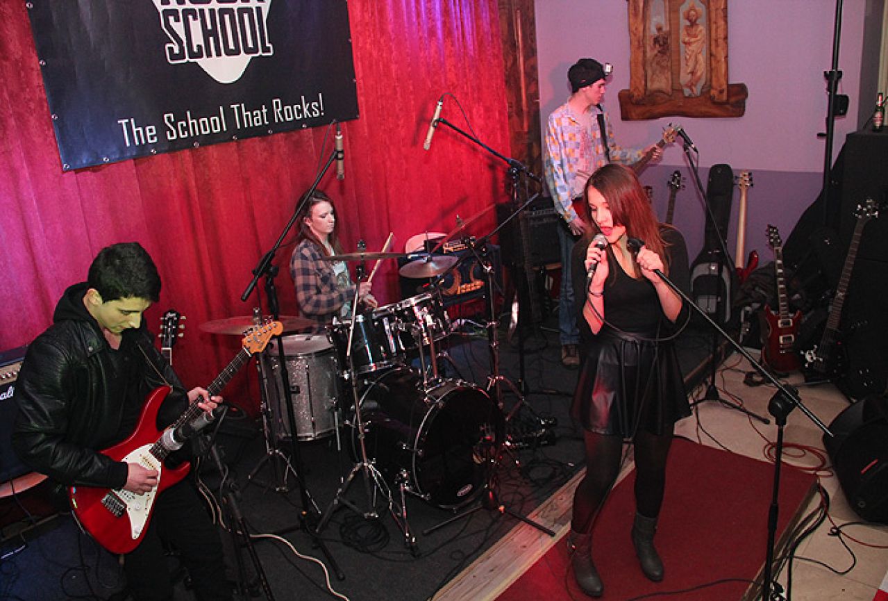 Mostar Rock School: Programski koncert 90's