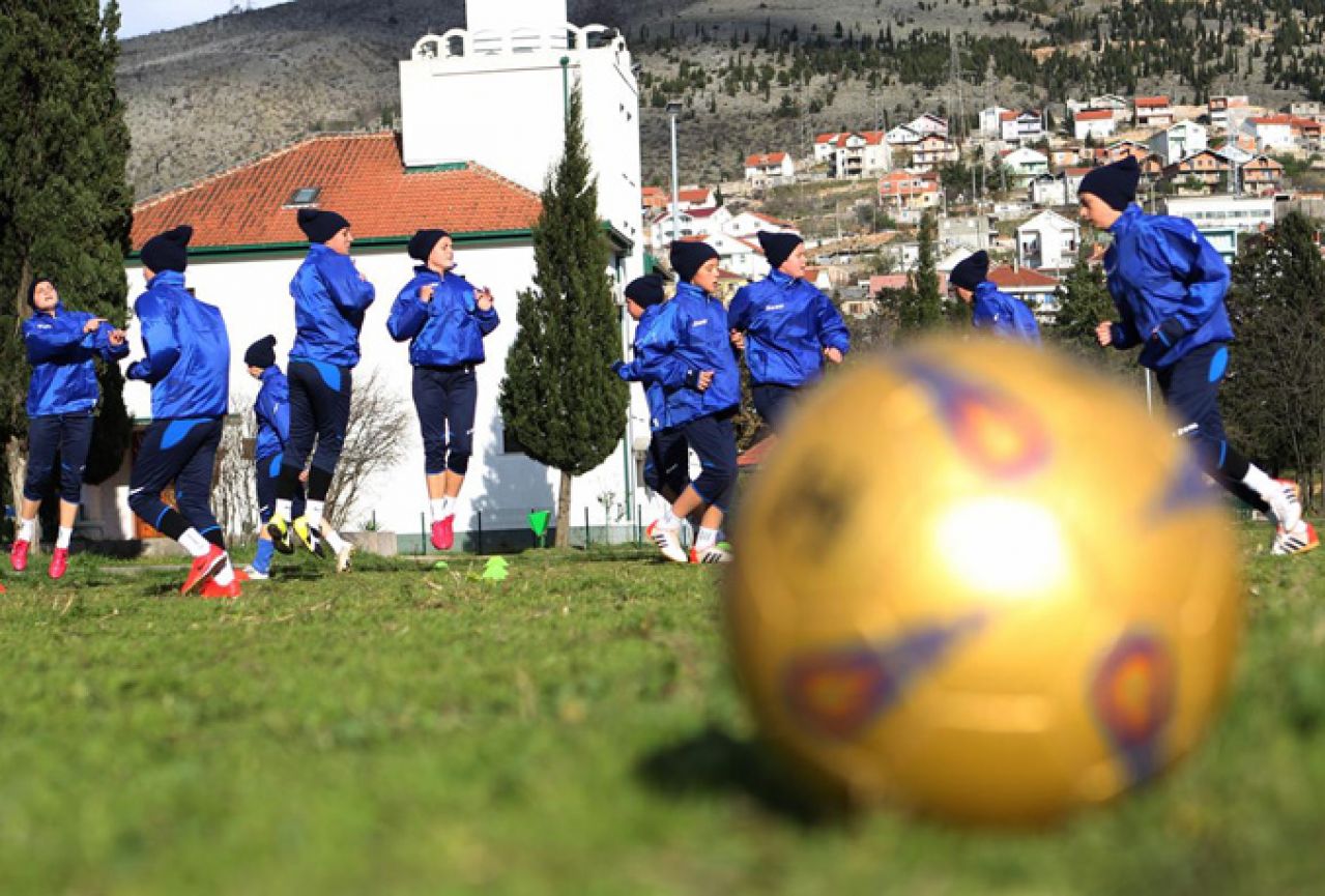 Fudbalerke i nogometašice ujedinjuju Mostar: Za nas navijaju i 'UItrasi' i 'Red Army'