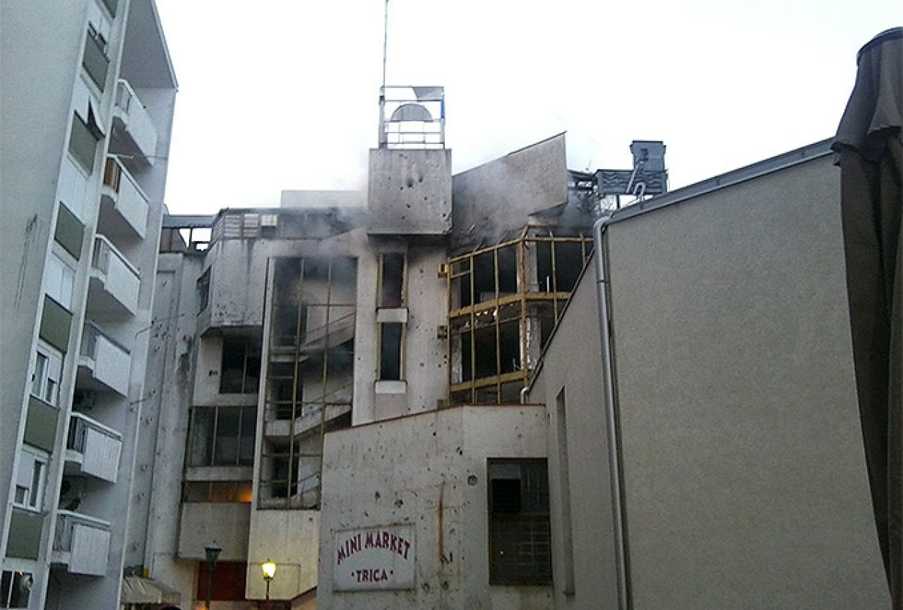 Požar u Fejićevoj ulici u Mostaru