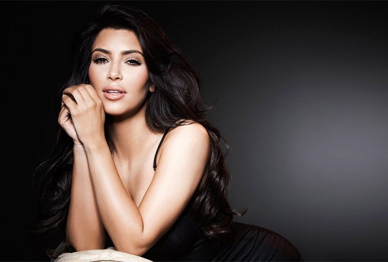 Kim Kardashian u manje od minute prodala 500 primjeraka vlastite knjige