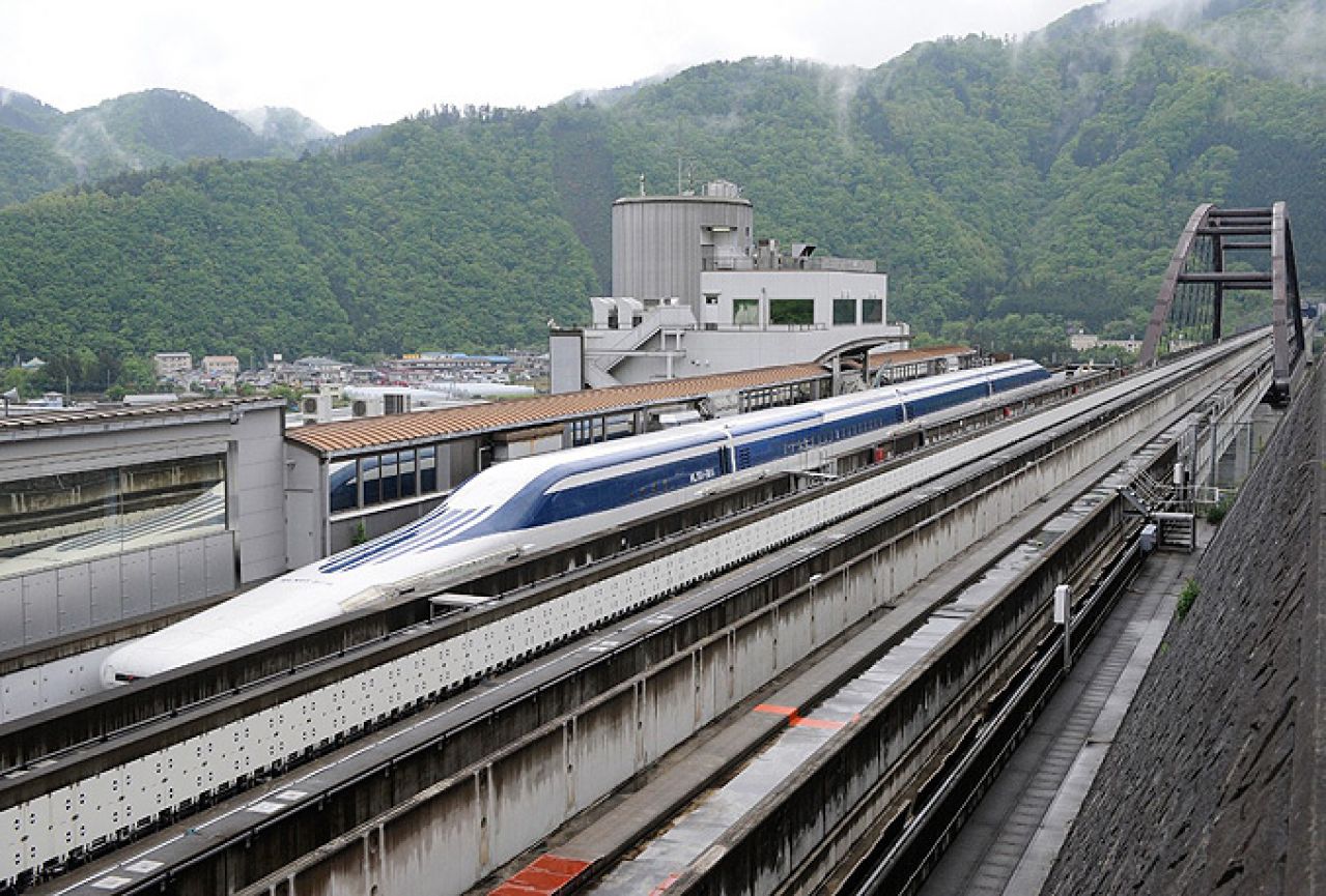 Japanski vlak projurio  590 km na sat