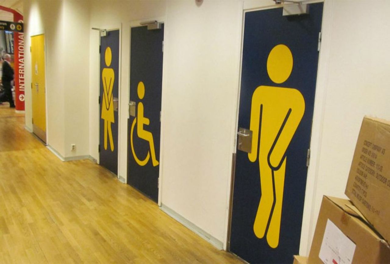 Šveđani izruguju imigrante zbog puštanja vode u toaletu