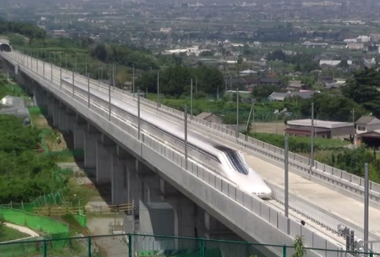 Japanski vlak ide dalje: Srušena i 603 kilometra na sat!