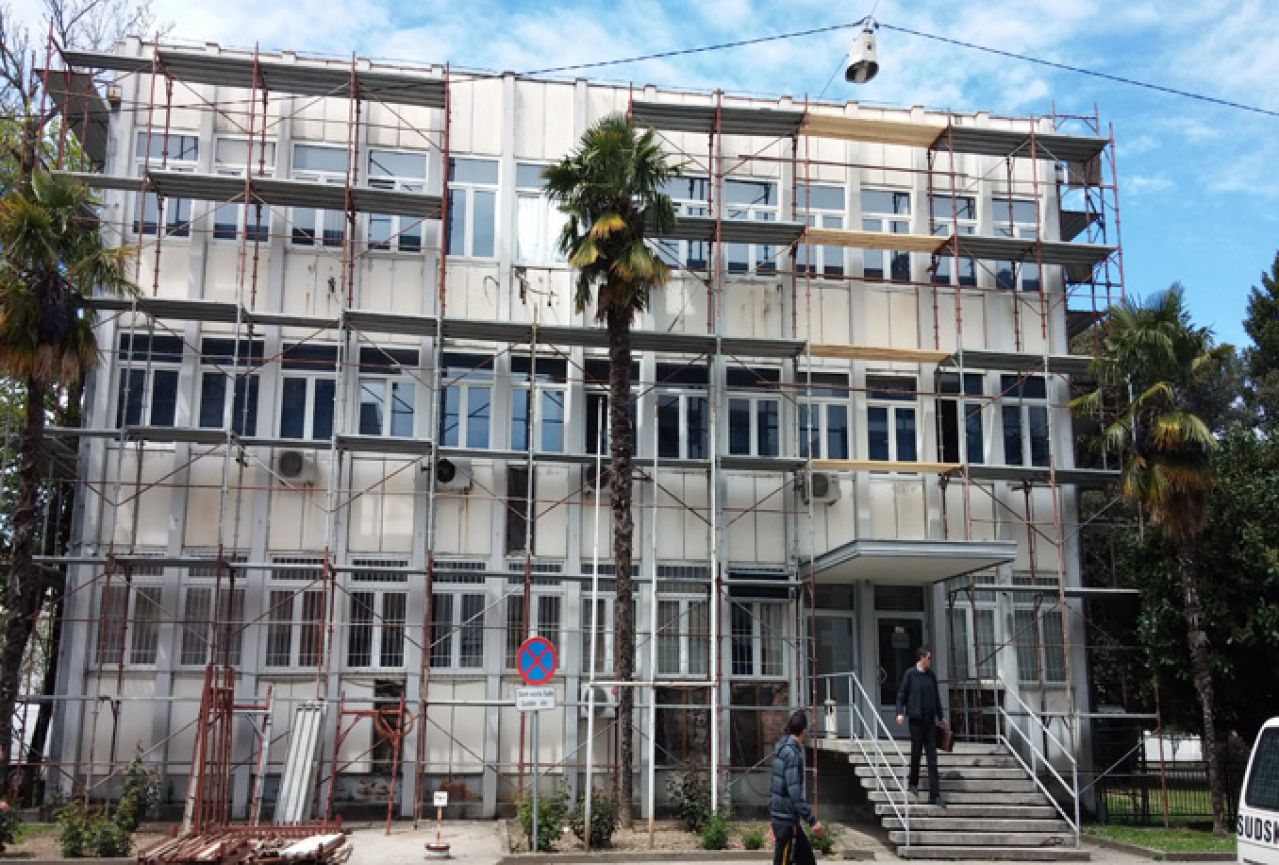 Započela rekonstrukcija dotrajale zgrade Općinskog suda u Čapljini