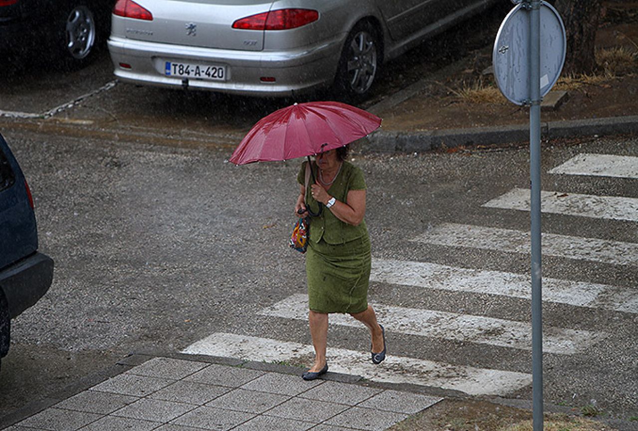 Dosta je bilo sunca: Stižu pljuskovi i grmljavina