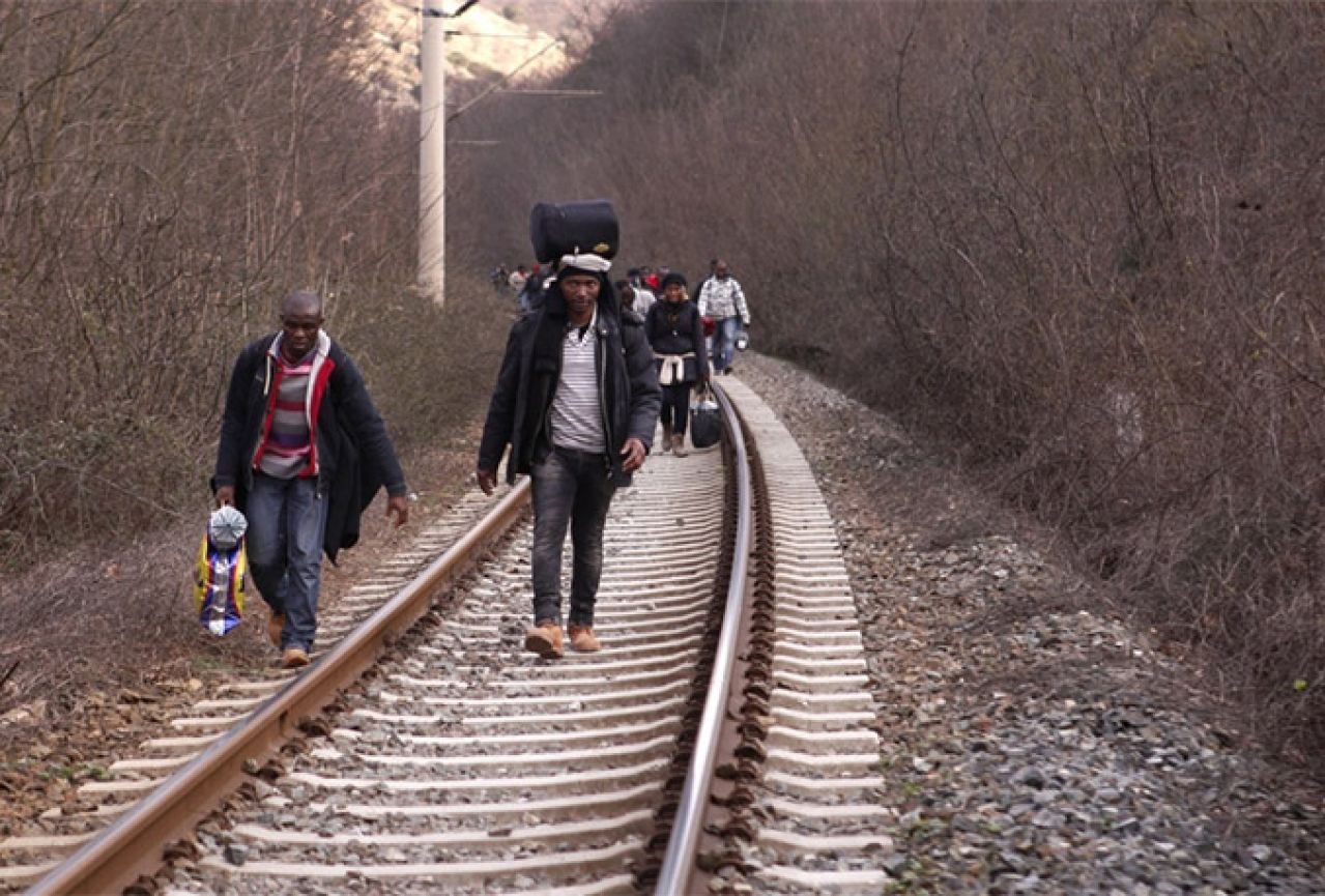 Makedonija: Vlak udario u skupinu imigranata, poginulo najmanje 14 osoba