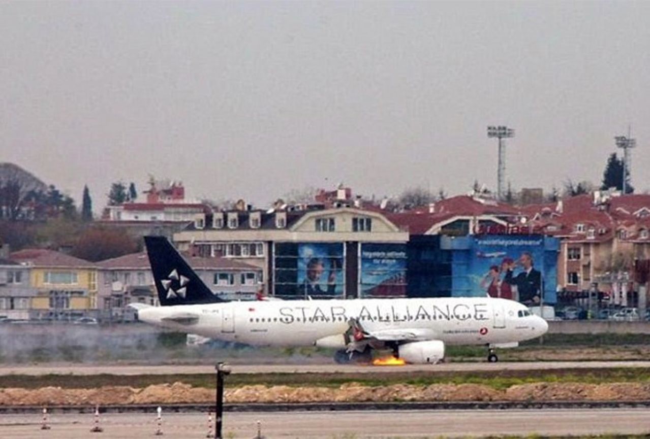Zapalio se motor aviona Turkish Airlinesa: U Istanbul sletio iz drugog pokušaja 