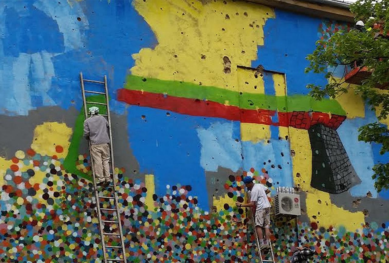 Grafiti po Mostaru znače slobodu i sreću