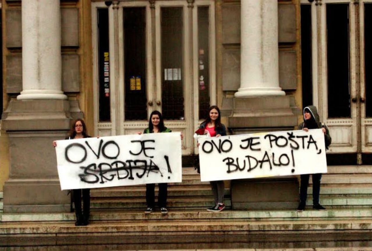 Bojanjem sarajevskih ruža obilježen 2. svibanj