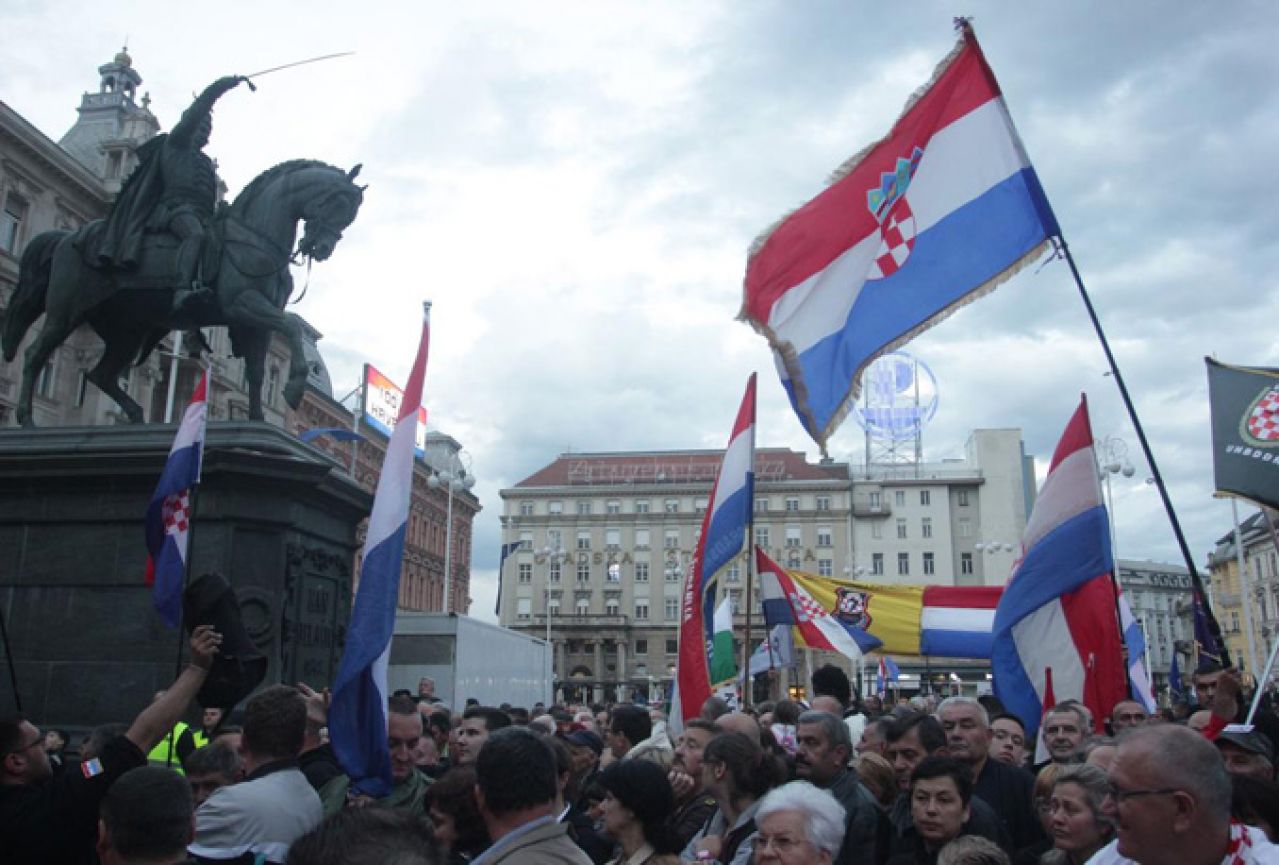 Više tisuća okupljenih na "Skupu zajedništva" u Zagrebu