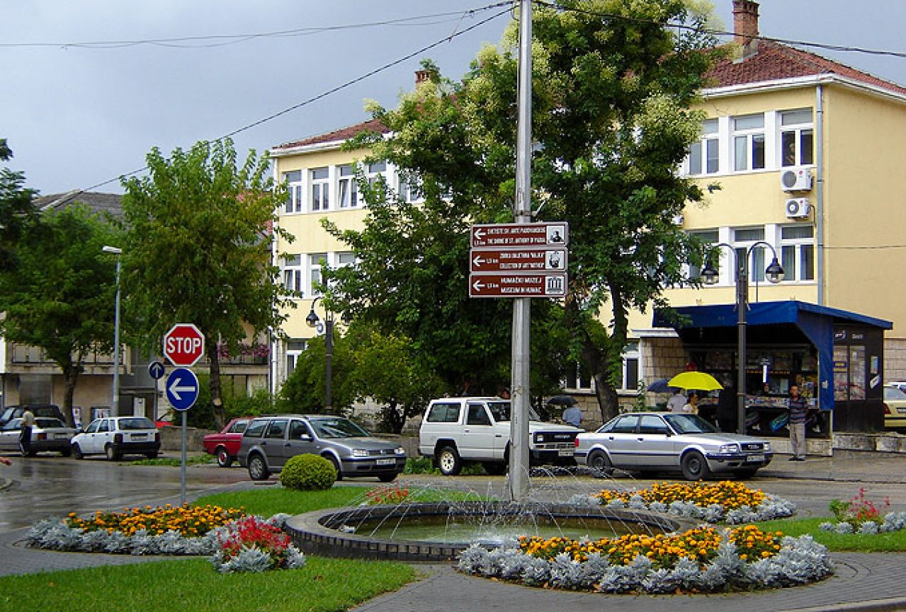 Ljubuški: Postavljeni uređaji za naplatu parkinga