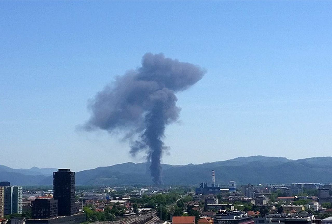 Požar zahvatio skladište Mercatora: Jedna osoba poginula