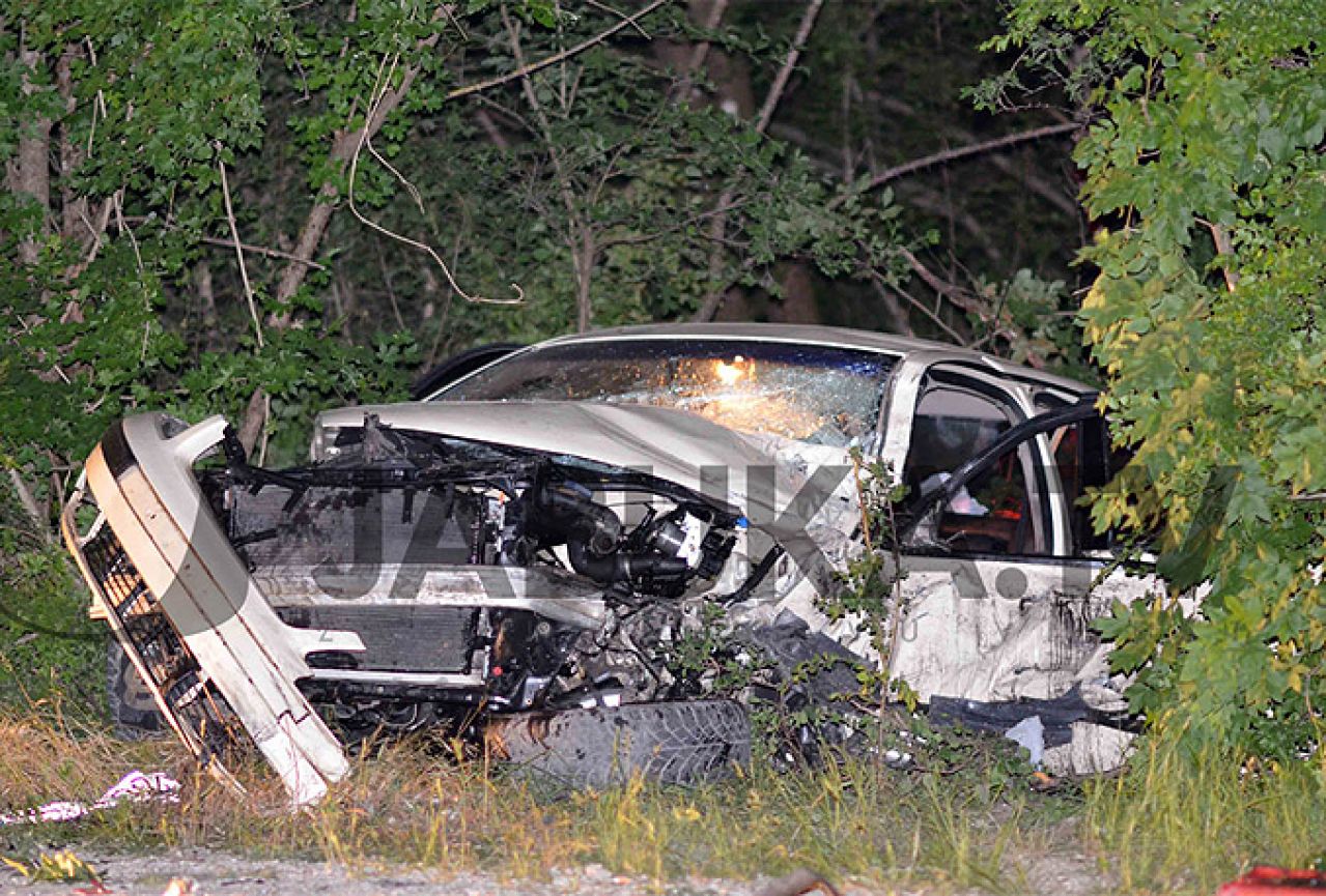 Široki Brijeg: Težak frontalni sudar, intervenirali vatrogasci i hitna