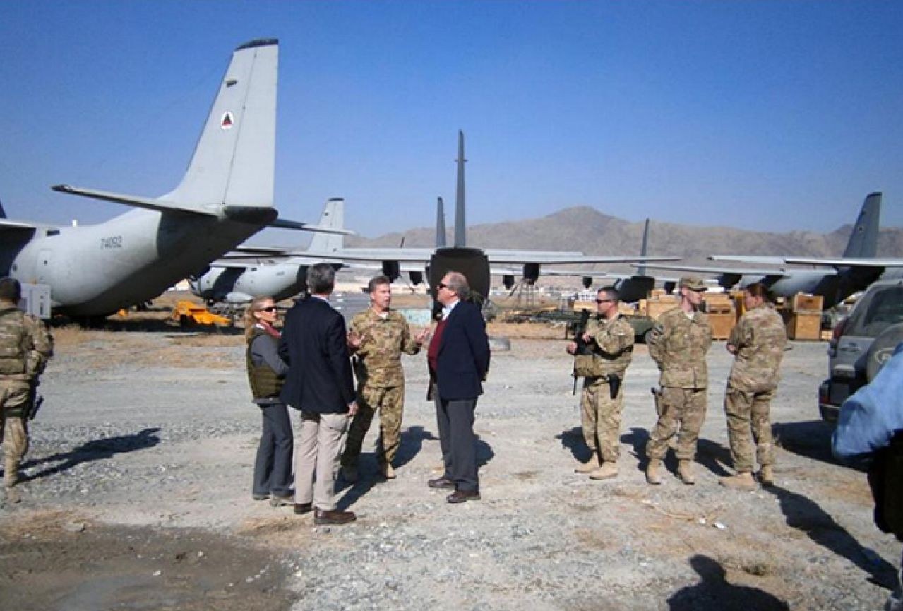 Rusija zatvorila nebo za tranzit američkog oružja u Afganistan