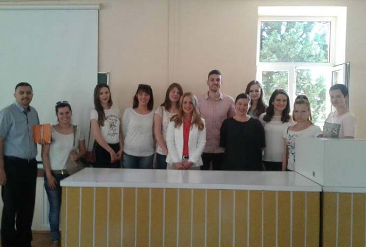 Predavanje o borbi za prava preživjelih ratnog seksualnog nasilja u BiH