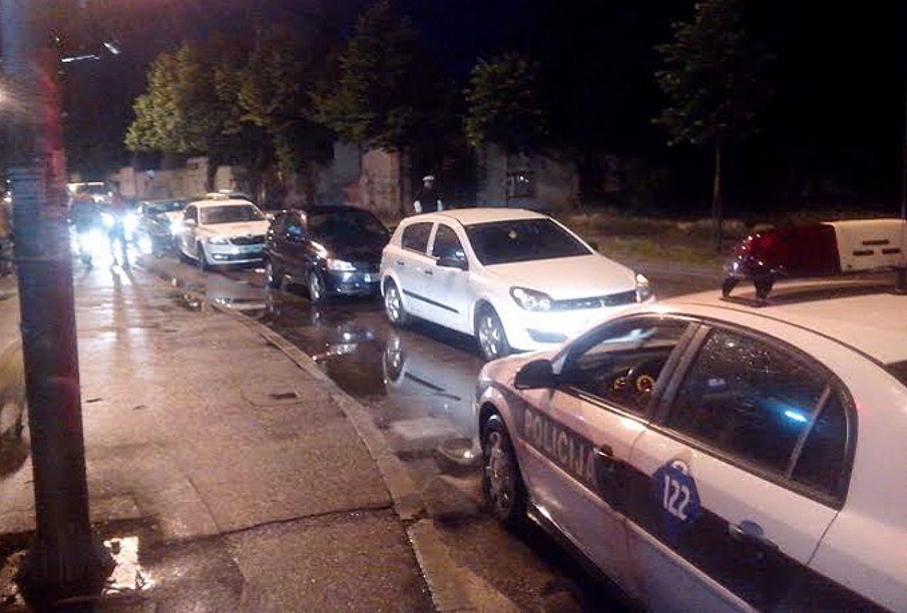 Lančani sudar u Zaliku; Policija zabilježila 13 prometnih nesreća