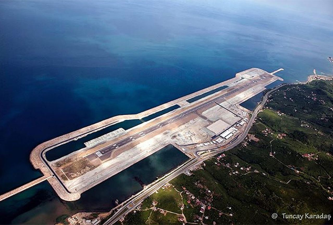 U Turskoj otvoren prvi aerodrom na moru