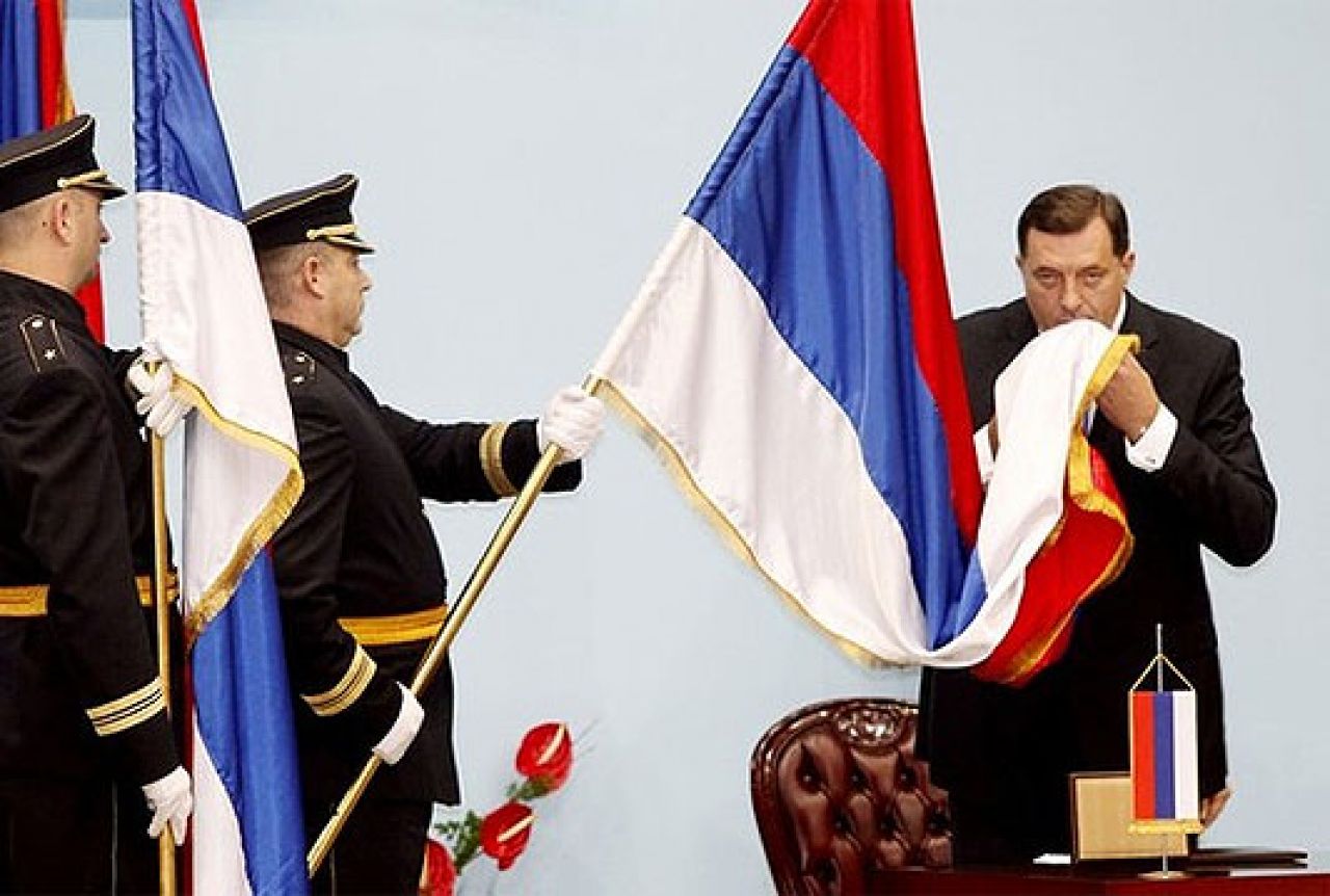 Dodik: Ratna zastava Armije BiH neprijateljska za Republiku Srpsku