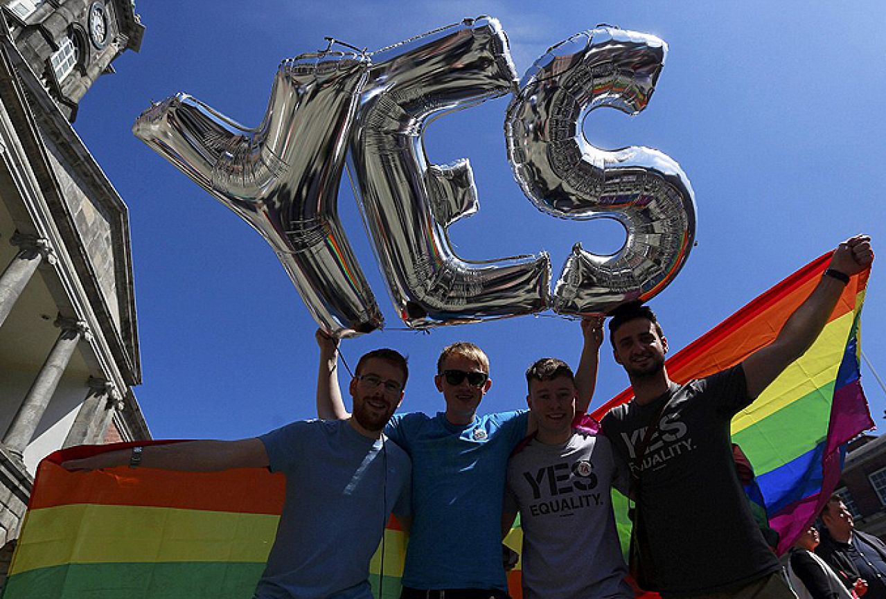 Irska glasovala za istospolni brak