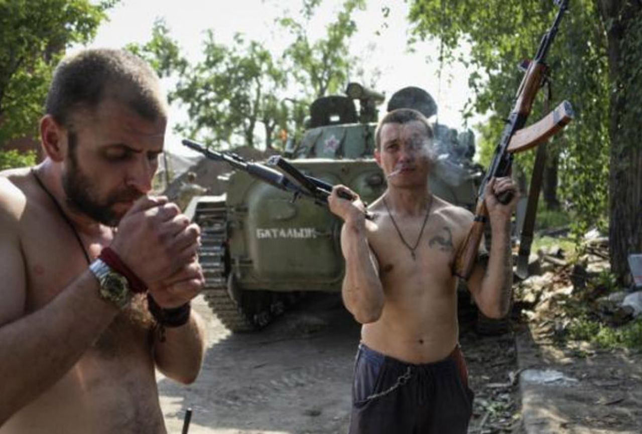 NATO tvrdi da se napadi u Ukrajini nastavljaju